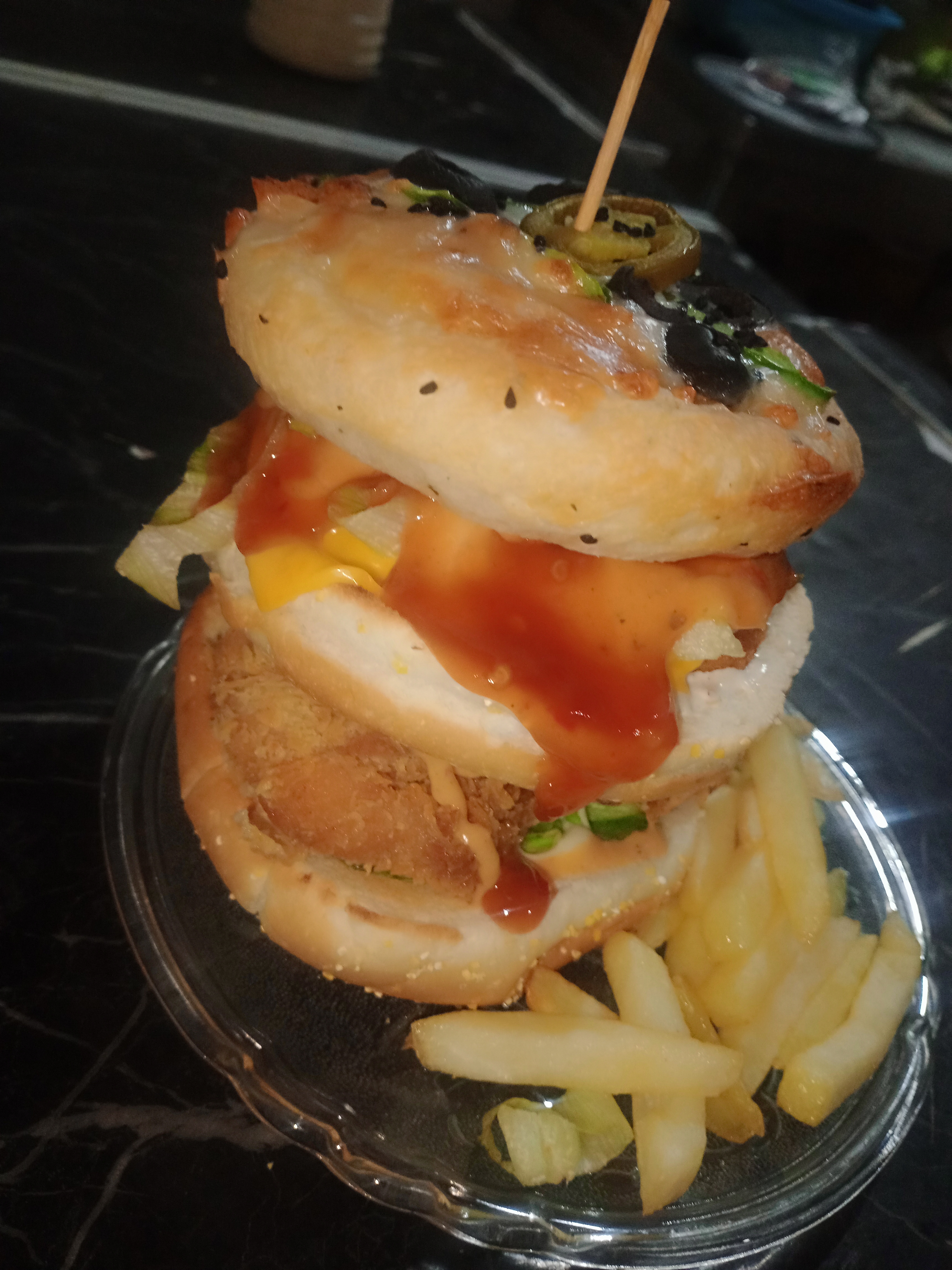 Special  Pizza tower burger — dish photo