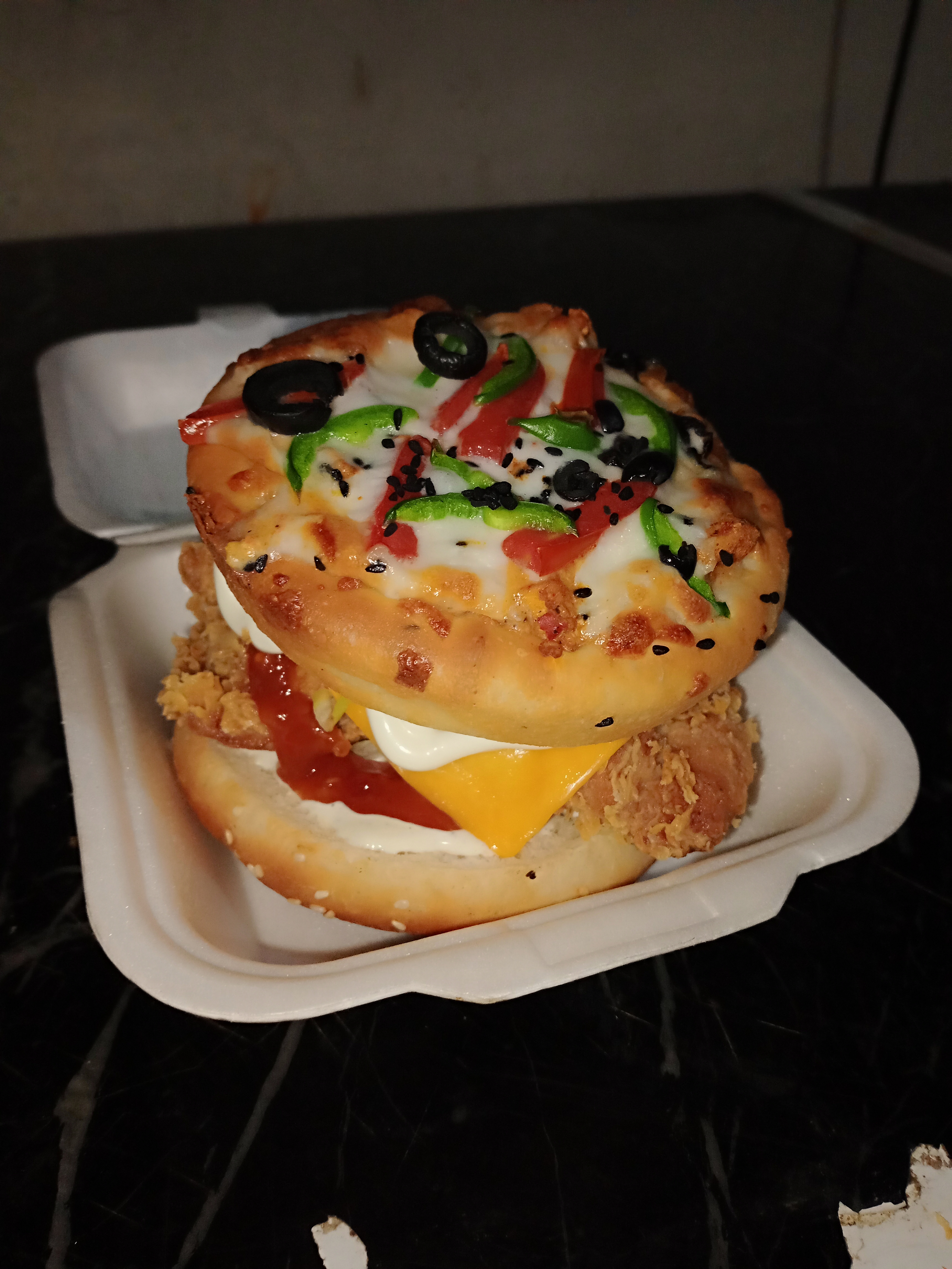 Zinger pizza burger — dish photo